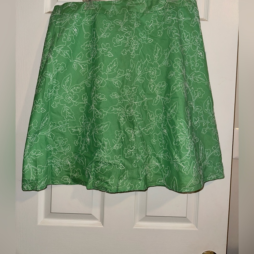Talbots Green Floral Embroidered Skirt. Size 18.